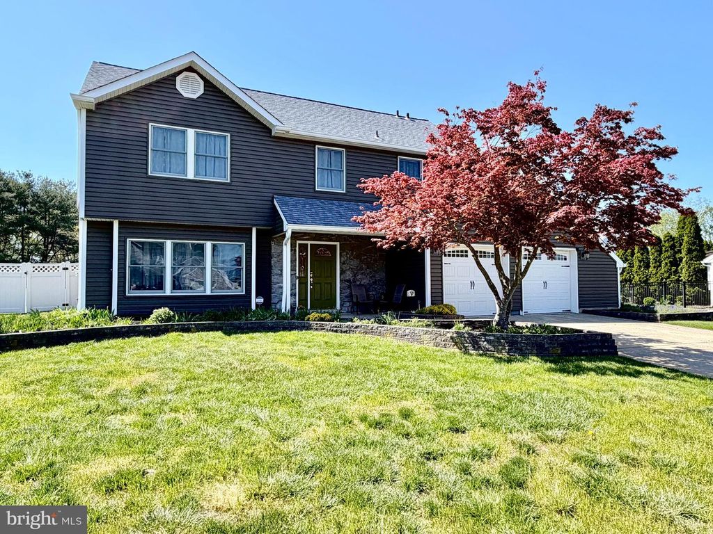 91 LONGWOOD DR, Sicklerville, NJ 08081