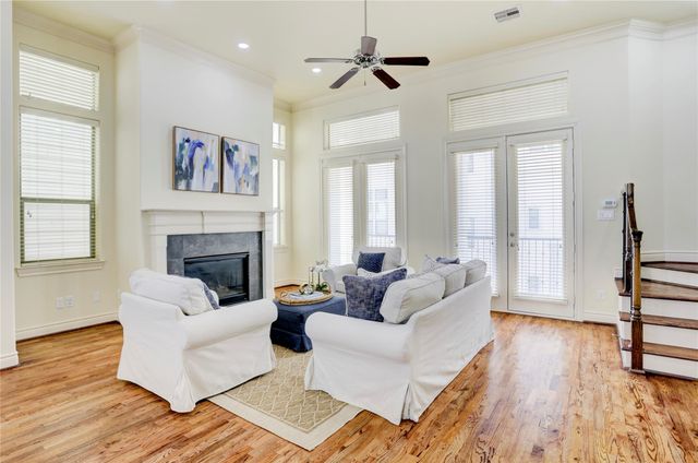 9617 Pemberton Crescent Drive, Houston, TX 77025