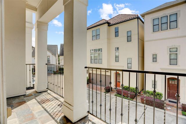 9617 Pemberton Crescent Drive, Houston, TX 77025