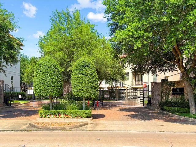 9617 Pemberton Crescent Drive, Houston, TX 77025