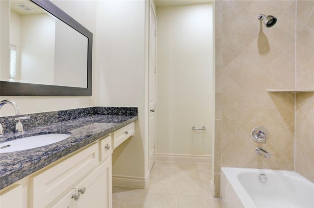 9617 Pemberton Crescent Drive, Houston, TX 77025