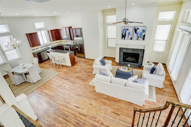 9617 Pemberton Crescent Drive, Houston, TX 77025