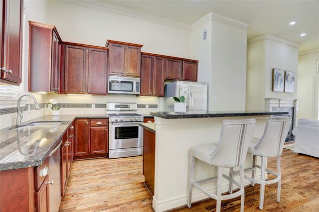 9617 Pemberton Crescent Drive, Houston, TX 77025