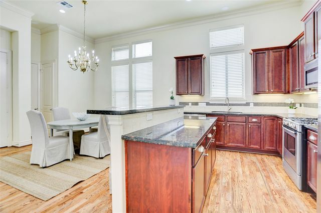 9617 Pemberton Crescent Drive, Houston, TX 77025