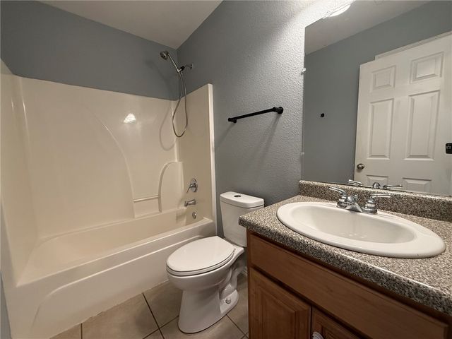 1705 N Valor, Siloam Springs, AR 72761