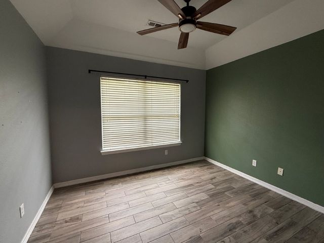 1705 N Valor, Siloam Springs, AR 72761