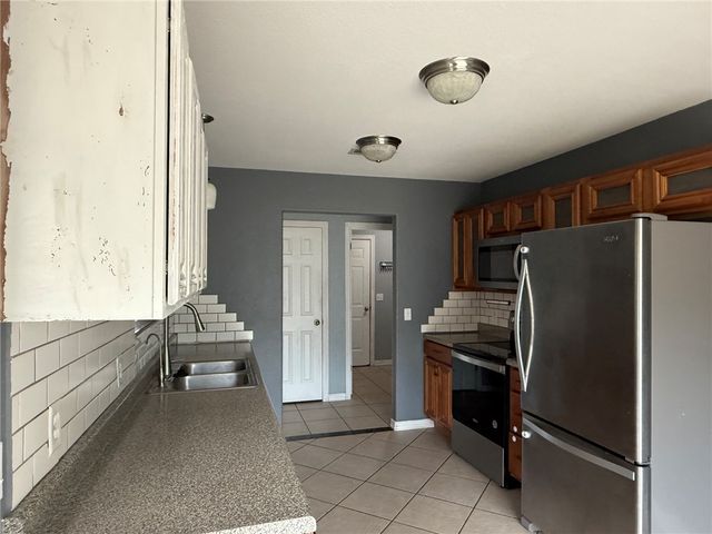 1705 N Valor, Siloam Springs, AR 72761