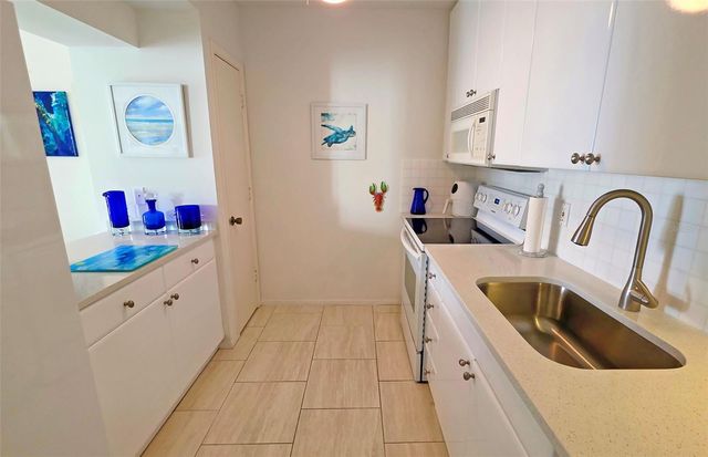 1212 BEN FRANKLIN DRIVE 1205, Sarasota, FL 34236