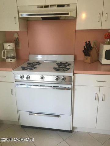 4 Brunswick Place, Point Pleasant Beach, NJ 08742