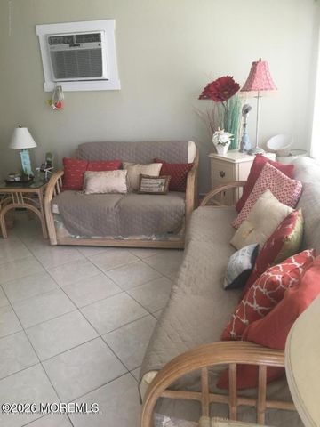 4 Brunswick Place, Point Pleasant Beach, NJ 08742