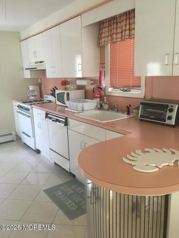 4 Brunswick Place, Point Pleasant Beach, NJ 08742