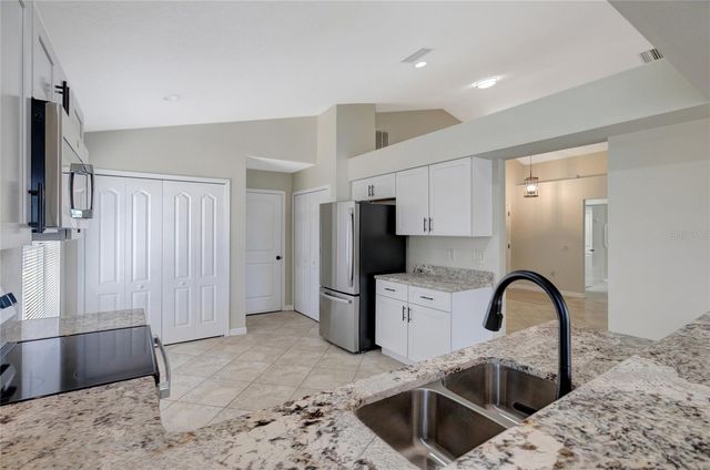 1007 CRISTELLE JEAN DRIVE, Ruskin, FL 33570