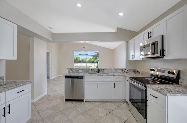 1007 CRISTELLE JEAN DRIVE, Ruskin, FL 33570