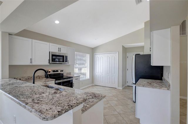 1007 CRISTELLE JEAN DRIVE, Ruskin, FL 33570