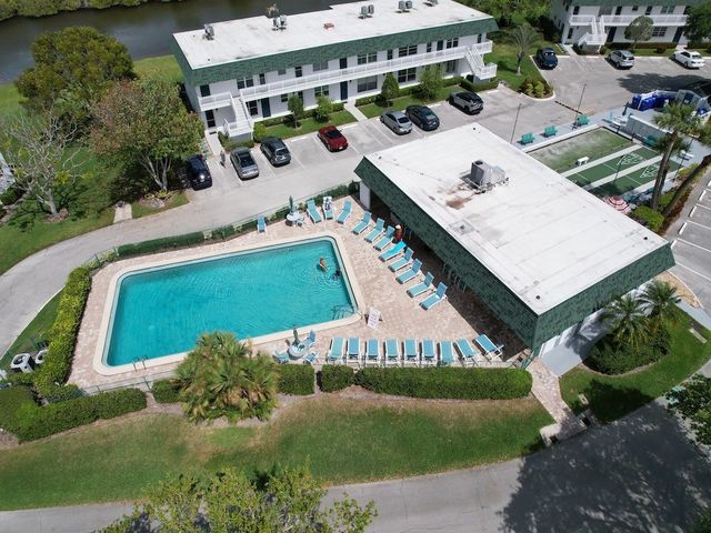 2800 Indian River Boulevard J3, Vero Beach, FL 32960