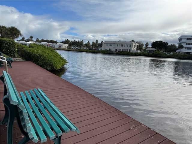 2800 Indian River Boulevard J3, Vero Beach, FL 32960