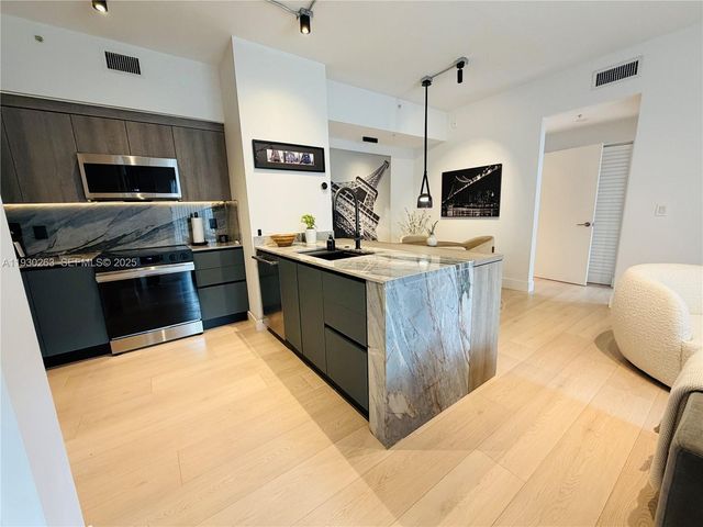 7320 NW 114th Ave 103, Doral, FL 33178