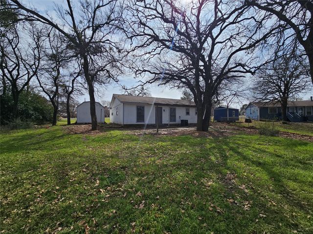 110 Muleta Drive, Oak Point, TX 75068