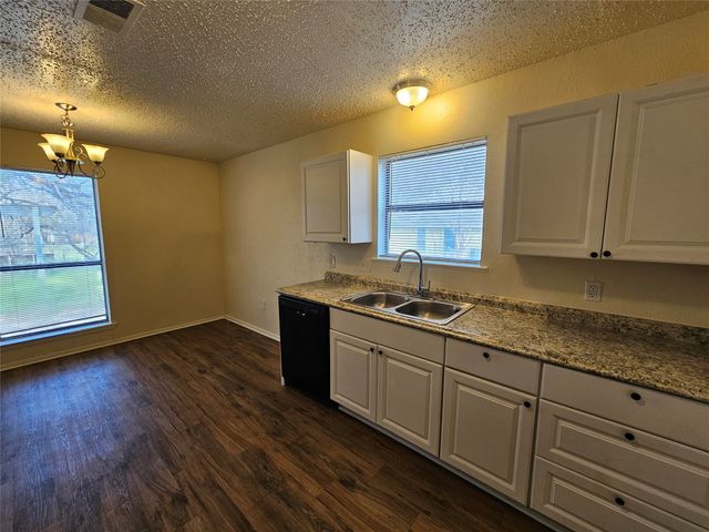 110 Muleta Drive, Oak Point, TX 75068