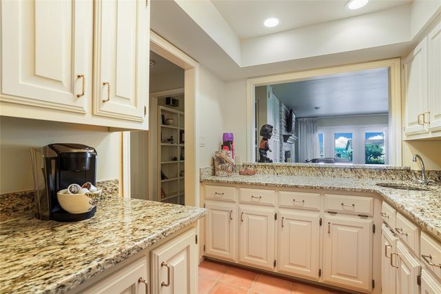 106 Firebird CV, Lakeway, TX 78734