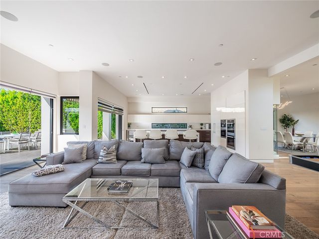 619 S Orange, Los Angeles, CA 90036
