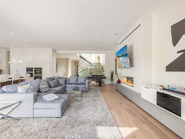 619 S Orange, Los Angeles, CA 90036