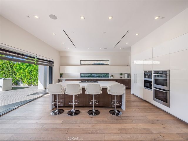 619 S Orange, Los Angeles, CA 90036