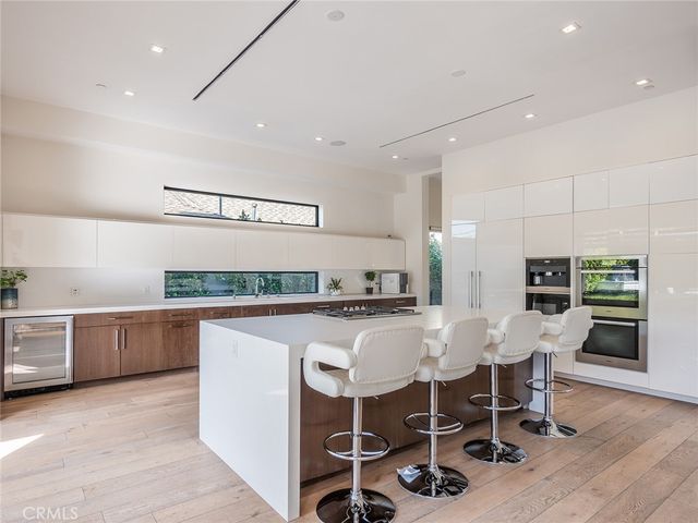 619 S Orange, Los Angeles, CA 90036