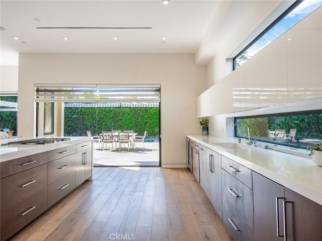 619 S Orange, Los Angeles, CA 90036
