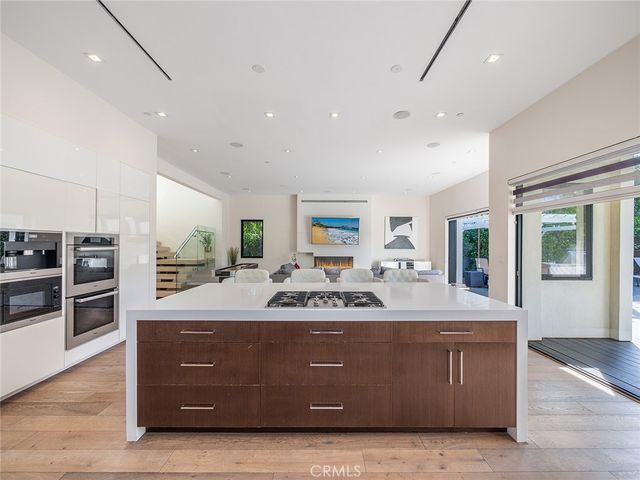 619 S Orange, Los Angeles, CA 90036