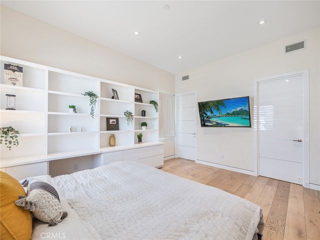 619 S Orange, Los Angeles, CA 90036