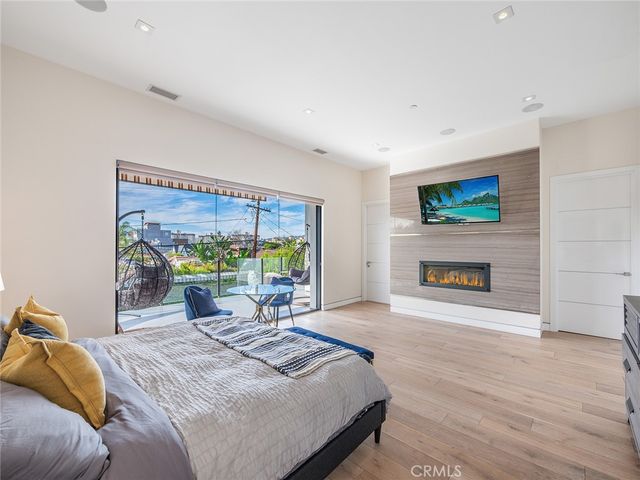 619 S Orange, Los Angeles, CA 90036