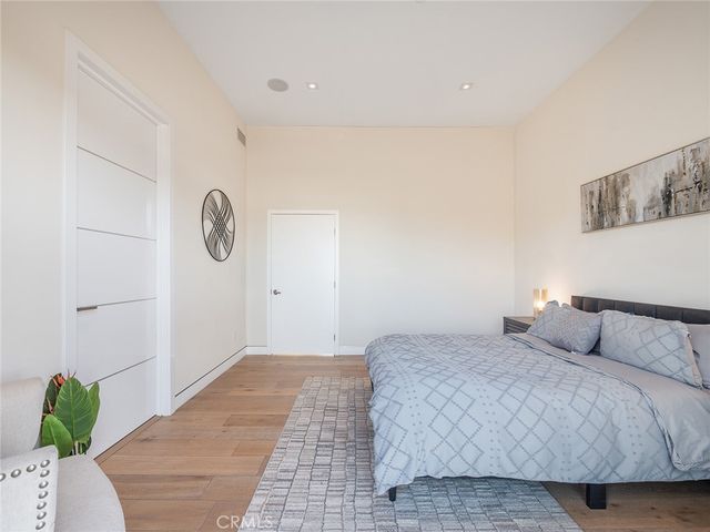 619 S Orange, Los Angeles, CA 90036