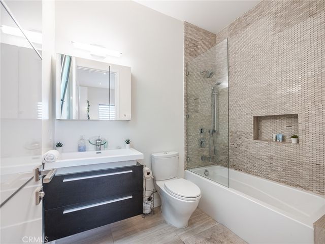619 S Orange, Los Angeles, CA 90036