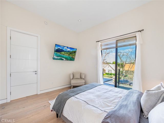619 S Orange, Los Angeles, CA 90036
