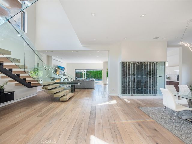 619 S Orange, Los Angeles, CA 90036
