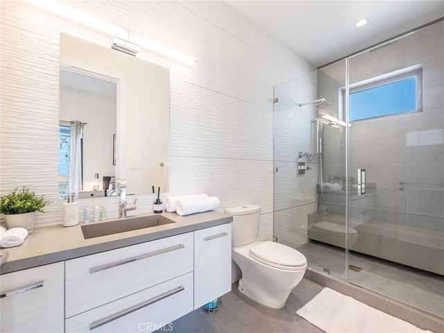619 S Orange, Los Angeles, CA 90036