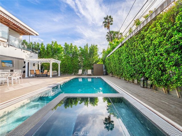 619 S Orange, Los Angeles, CA 90036