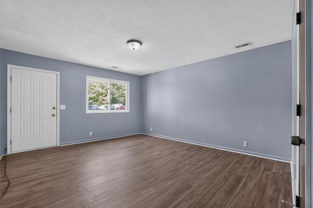 2819 S 9TH Street, Council Bluffs, IA 51501
