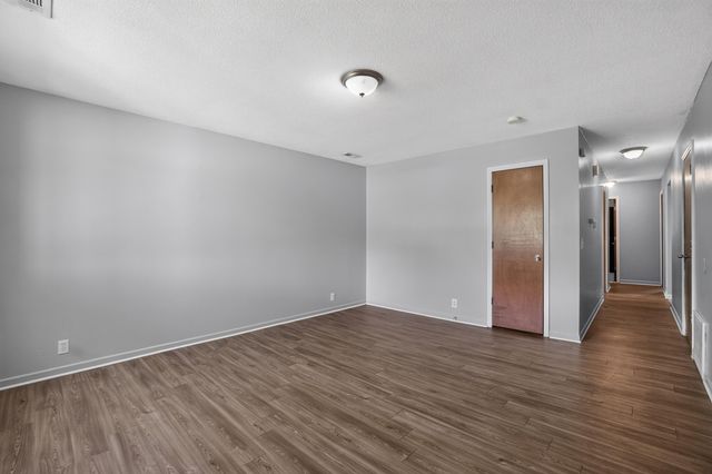 2819 S 9TH Street, Council Bluffs, IA 51501
