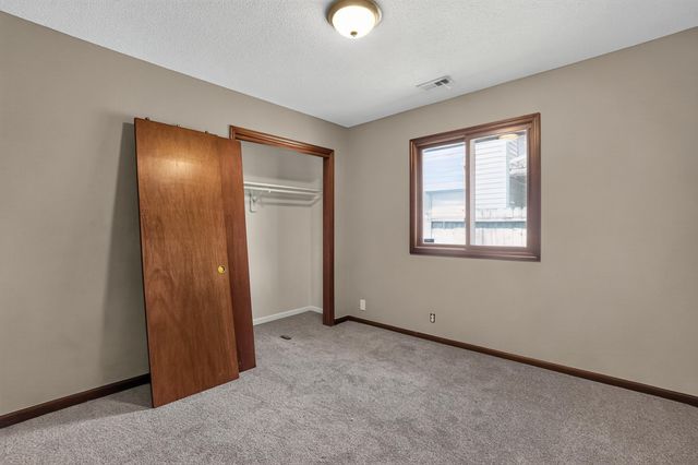 2819 S 9TH Street, Council Bluffs, IA 51501