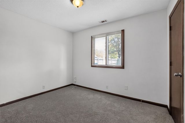 2819 S 9TH Street, Council Bluffs, IA 51501
