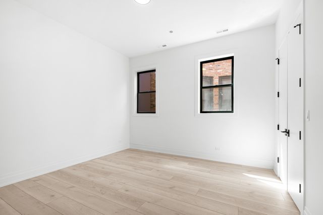 1331 W Taylor Street 4, Chicago, IL 60607