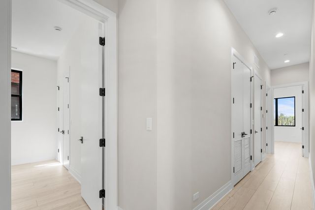 1331 W Taylor Street 4, Chicago, IL 60607
