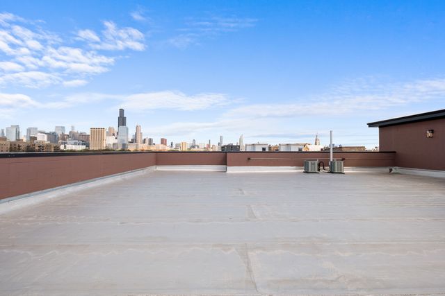 1331 W Taylor Street 4, Chicago, IL 60607