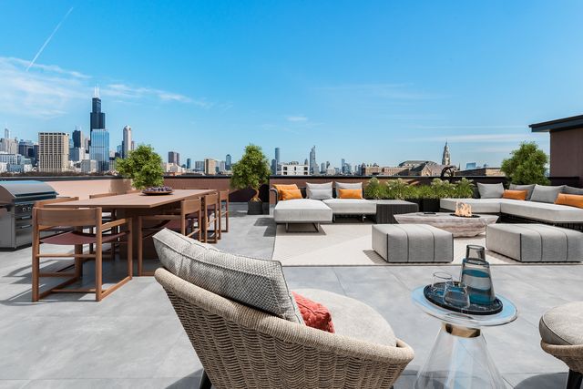 1331 W Taylor Street 4, Chicago, IL 60607