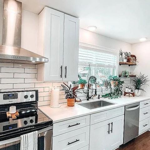 7221 W 61st Street, Overland Park, KS 66202