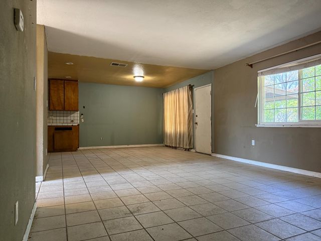 7875 Ann Arbor Way, Sacramento, CA 95832