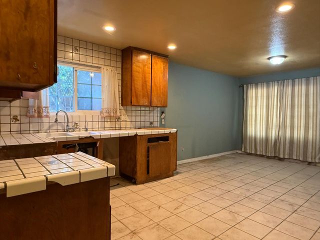 7875 Ann Arbor Way, Sacramento, CA 95832