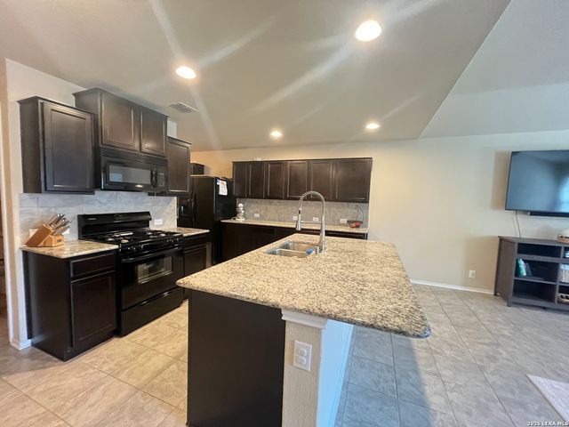 8919 BOWEN BR, San Antonio, TX 78254